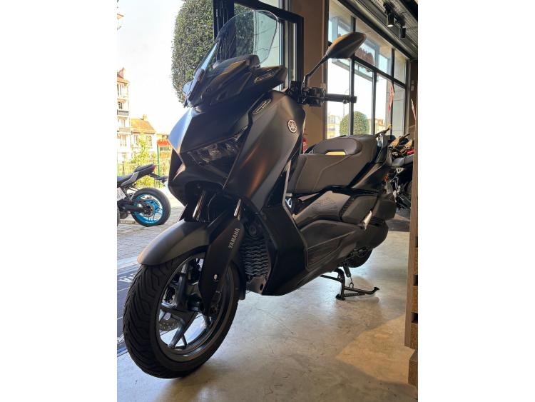 YAMAHA XMAX 300 Tech Max Garantie constructeur 11/2029