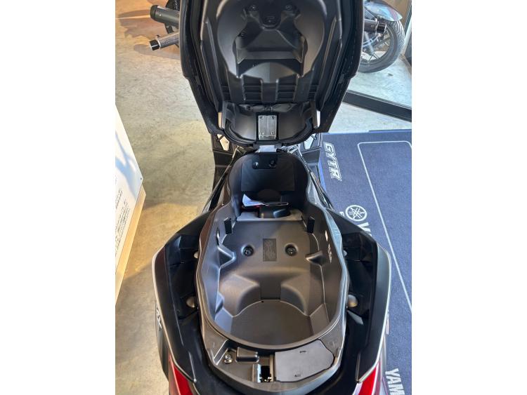 YAMAHA XMAX 300 Tech Max Garantie constructeur 11/2029