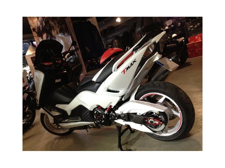 T-MAX 530 ABS WHITE ART