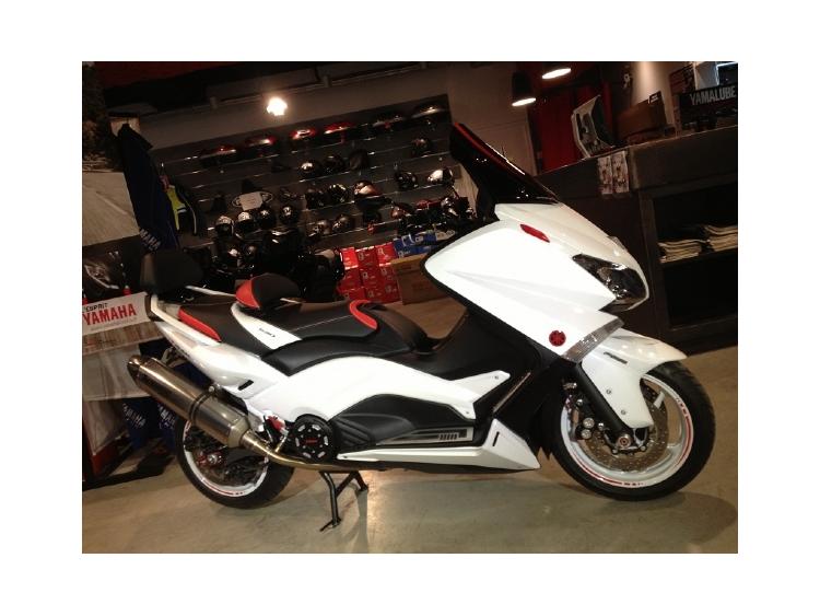 T-MAX 530 ABS WHITE ART